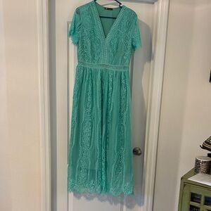 V-Neck Lace Maxi Dress in Mint